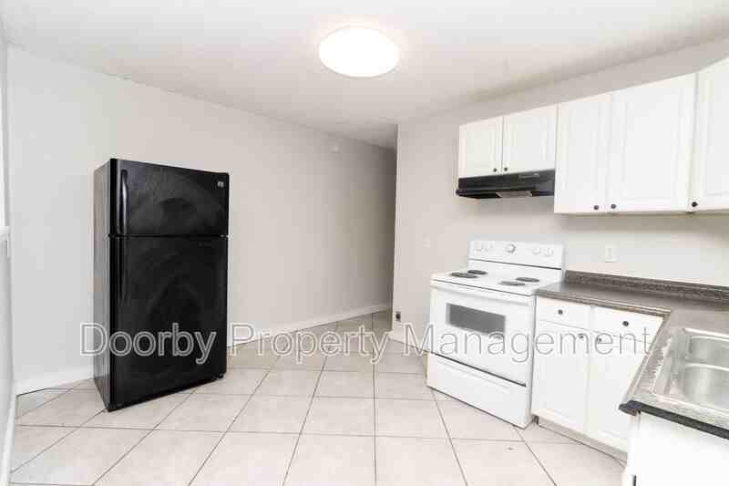 1104 N Hawthorne St #A - Photo 4 of 13