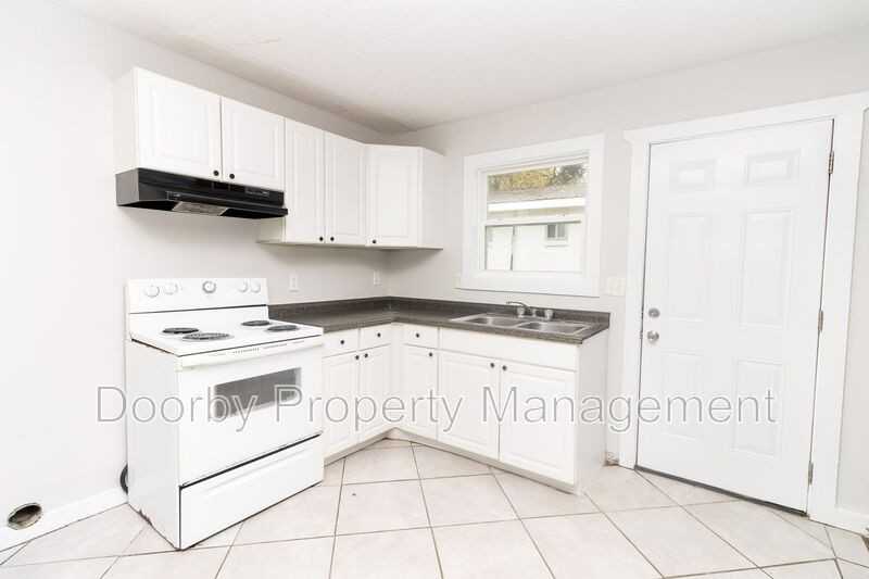 1104 N Hawthorne St #A - Photo 5 of 13