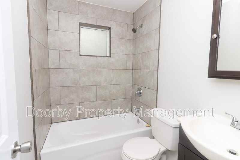 1104 N Hawthorne St #A - Photo 7 of 13