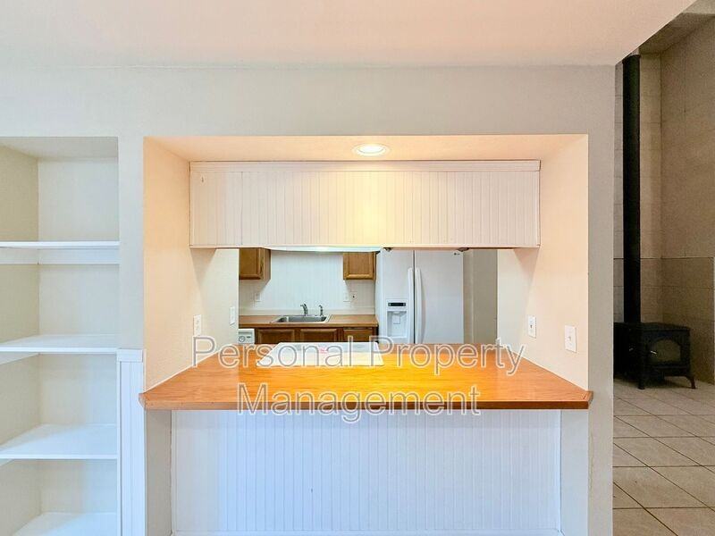 10303 Ne 23rd St #A - Photo 4 of 16