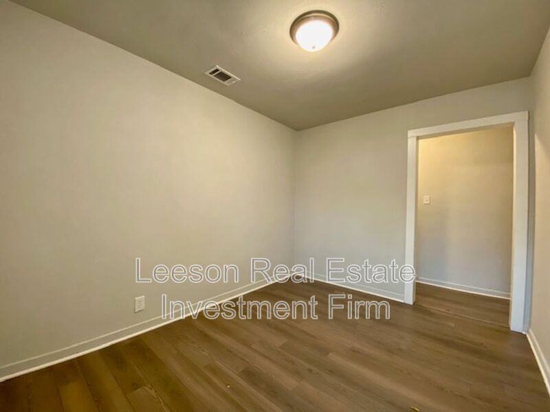 2632 Foster Street - Photo 3 of 11