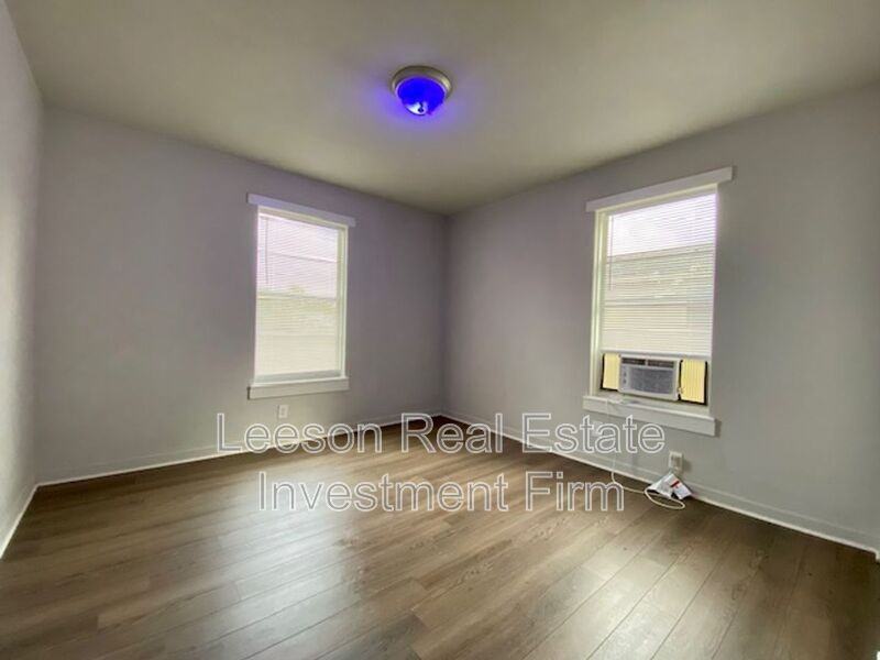 2632 Foster St - Photo 7 of 10