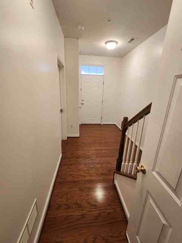 1233 Parish Ave - Photo 3 of 20