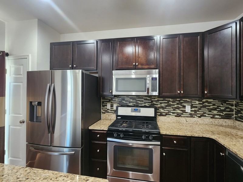 1233 Parish Ave - Photo 6 of 20