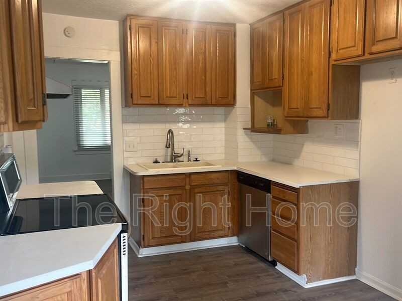 8334 Izard Street - Photo 6 of 19