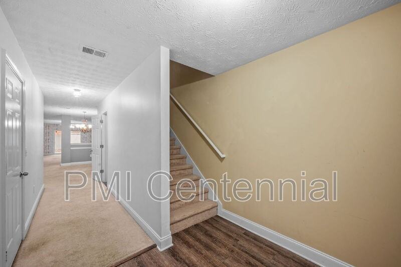 152 Tara Commons Dr - Photo 2 of 21