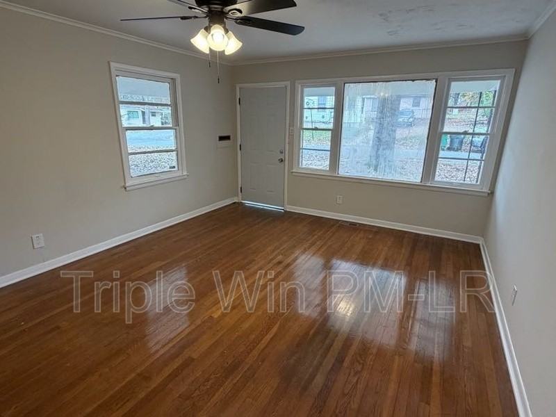 2204 S Monroe St - Photo 5 of 18