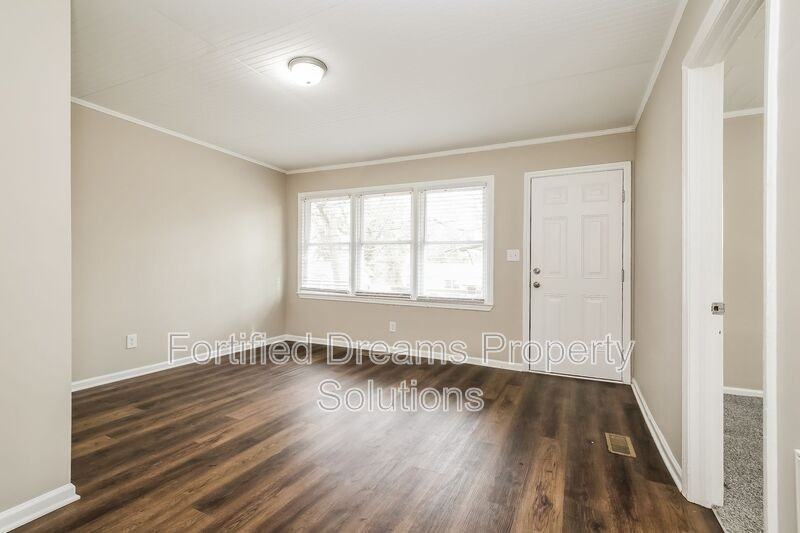 401 Hobson Street - Photo 3 of 18