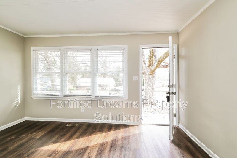 401 Hobson Street - Photo 4 of 18