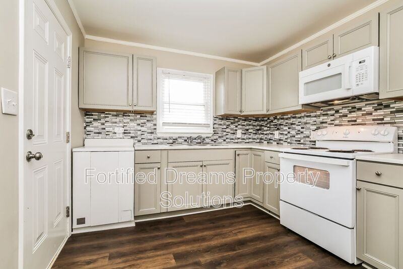 401 Hobson Street - Photo 5 of 18