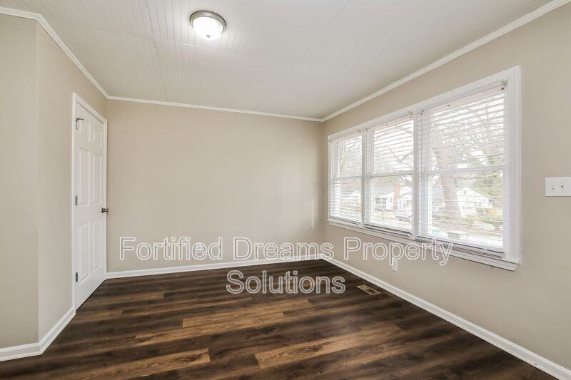 401 Hobson Street - Photo 7 of 18