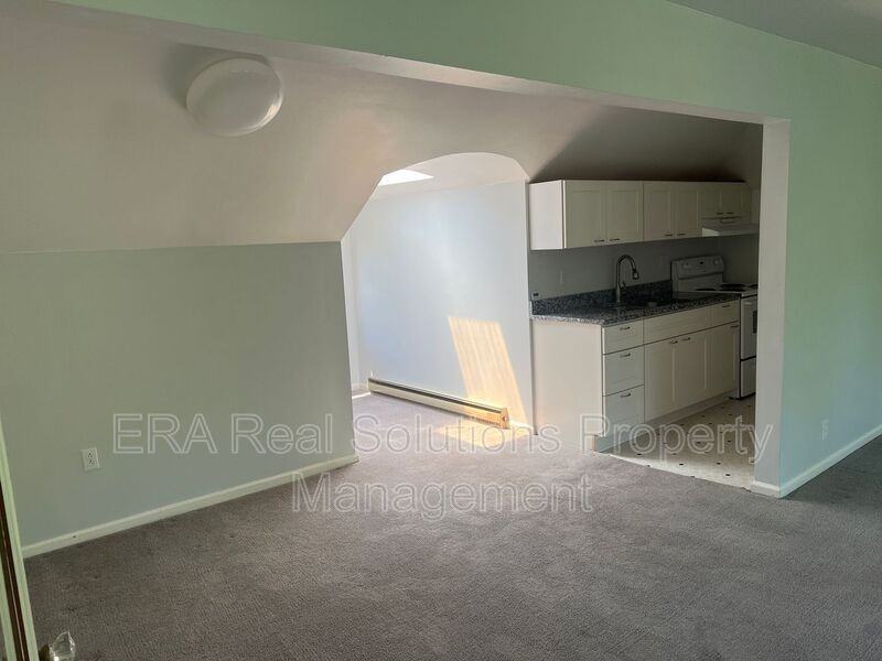 220 Loraine Ave #5 - Photo 4 of 17