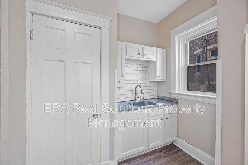 816 Windham Ave #3 - Photo 3 of 37