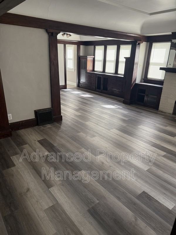 2548 N 51st St #2548 - Photo 3 of 8