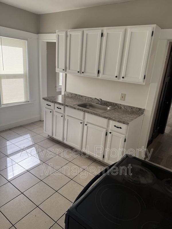 2548 N 51st St #2548 - Photo 7 of 8