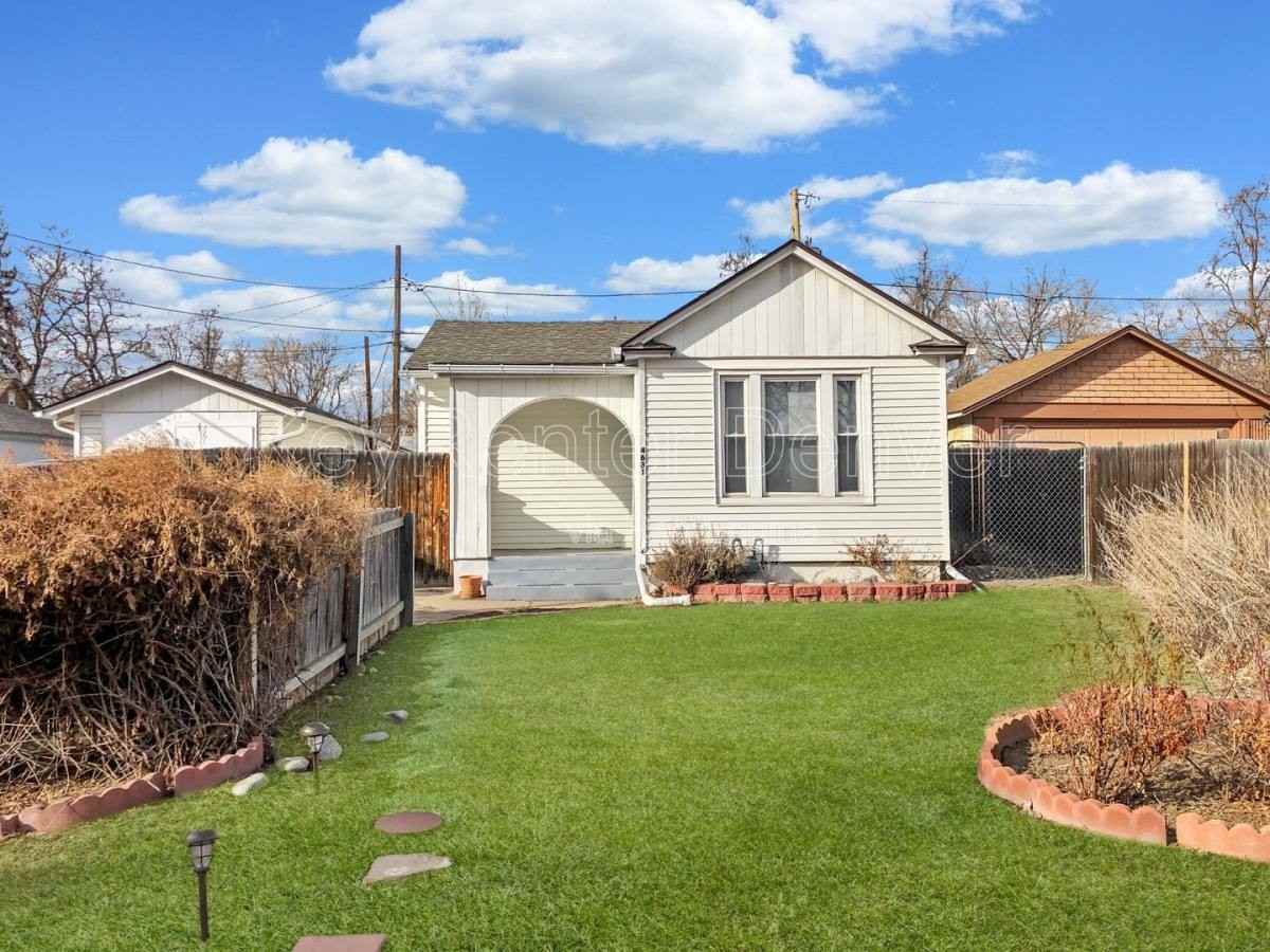 4631 N Clay St - Photo 2 of 10