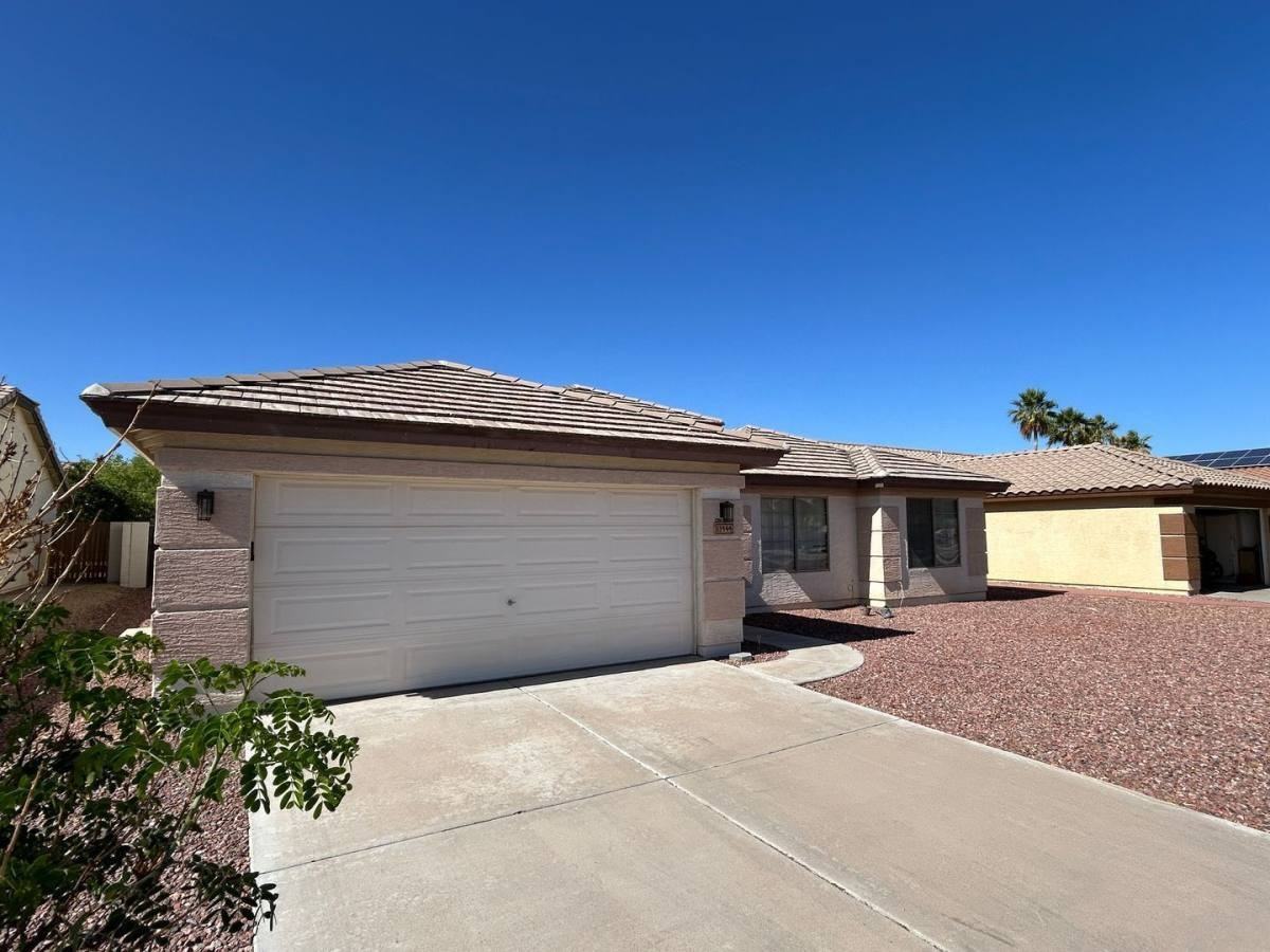 13444 W Paradise Ln - Photo 3 of 10