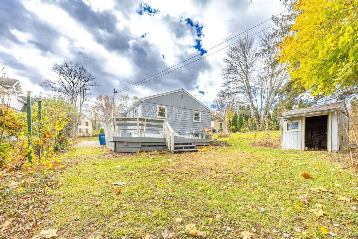 32 Marshall St - Photo 3 of 10