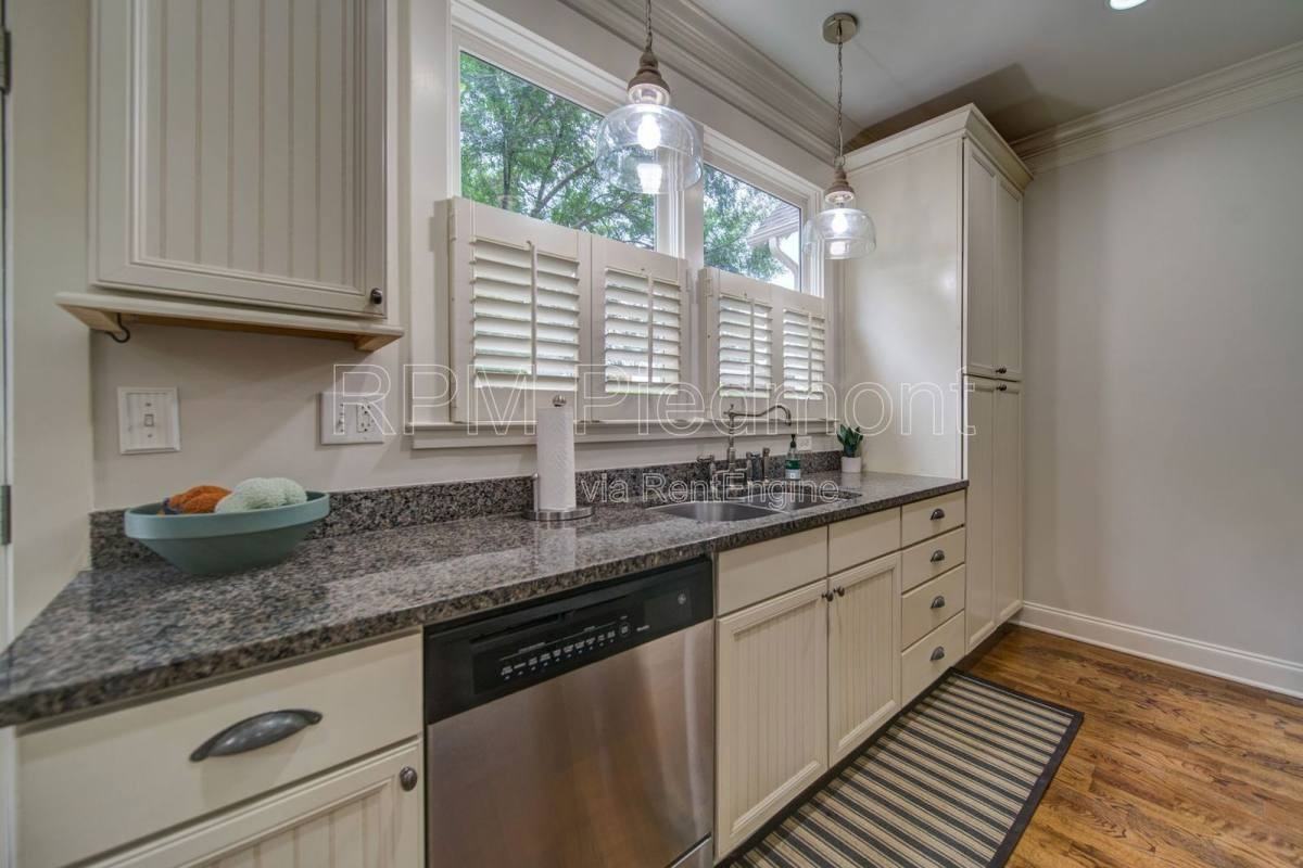 622 John Wesley Dobbs Ave Ne - Photo 7 of 10