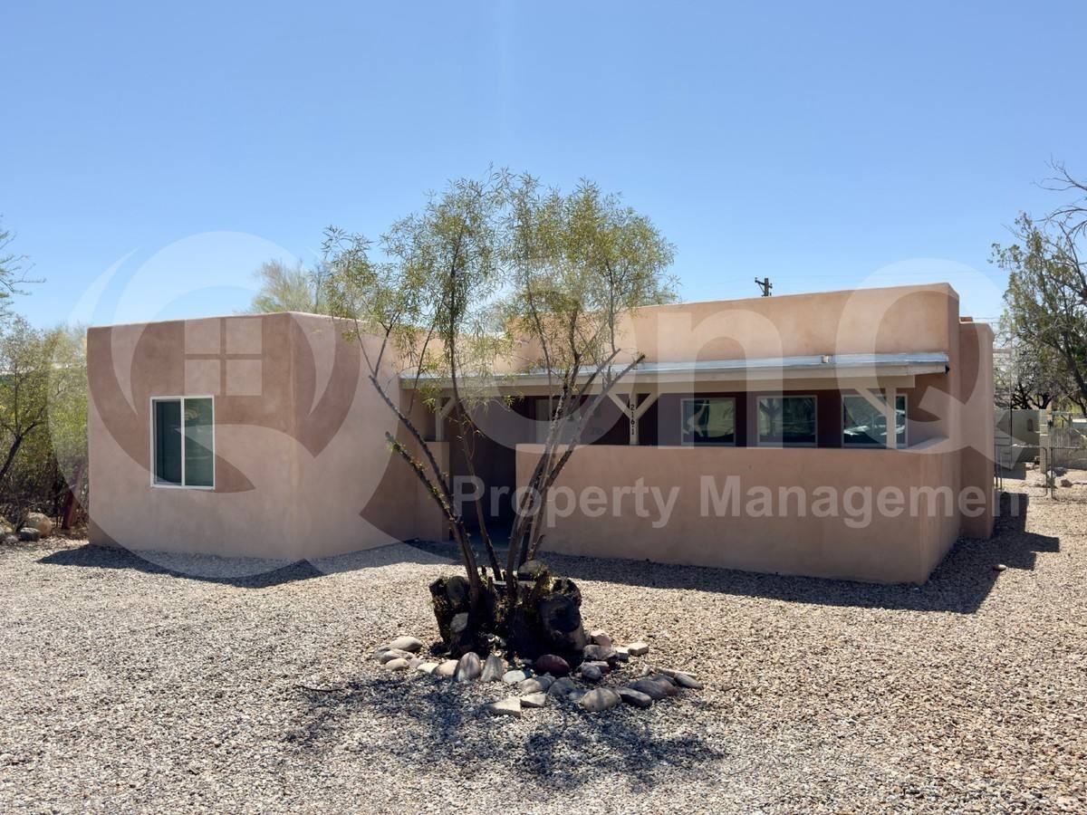 216 E Waverly St #1 - Photo 2 of 10