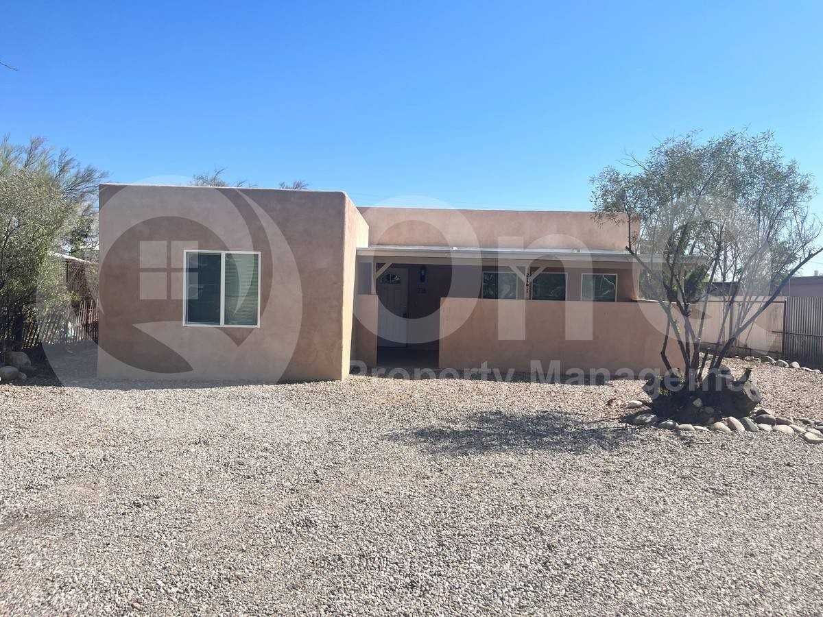 216 E Waverly St #1 - Photo 3 of 10