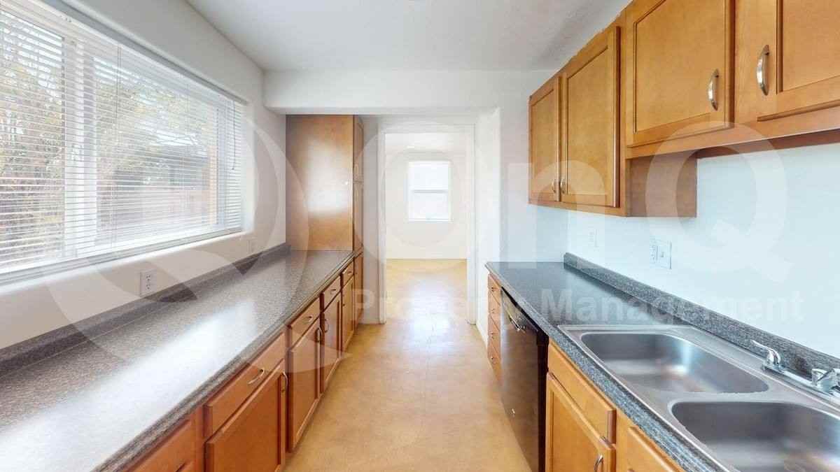 216 E Waverly St #1 - Photo 6 of 10