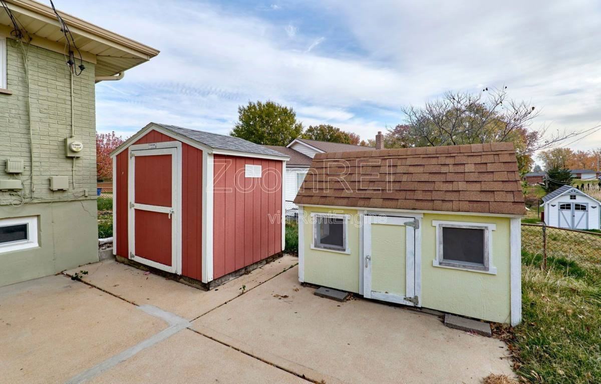 9210 Medallion Court - Photo 2 of 10