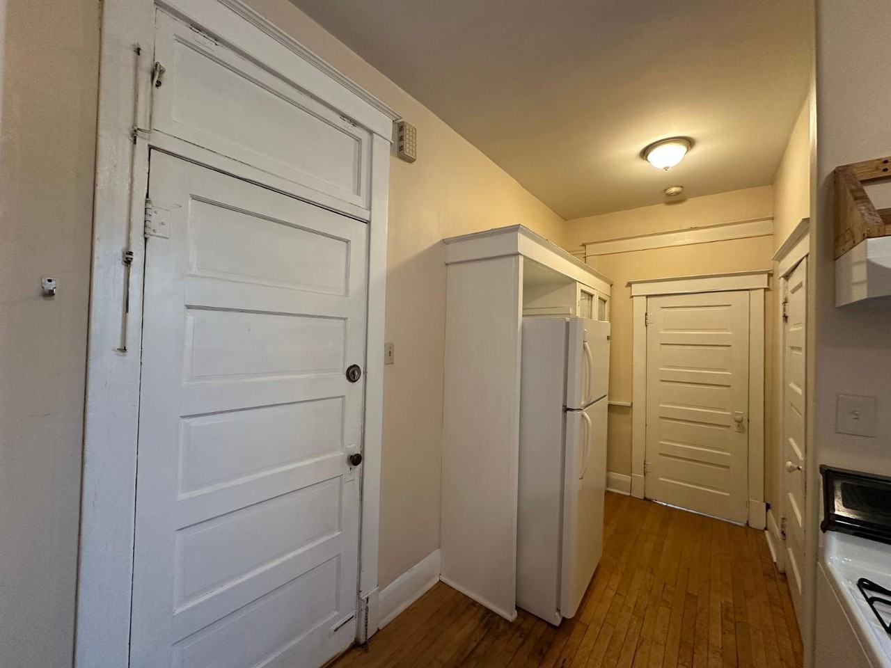 1002 Central Ave Sw #A - Photo 3 of 23