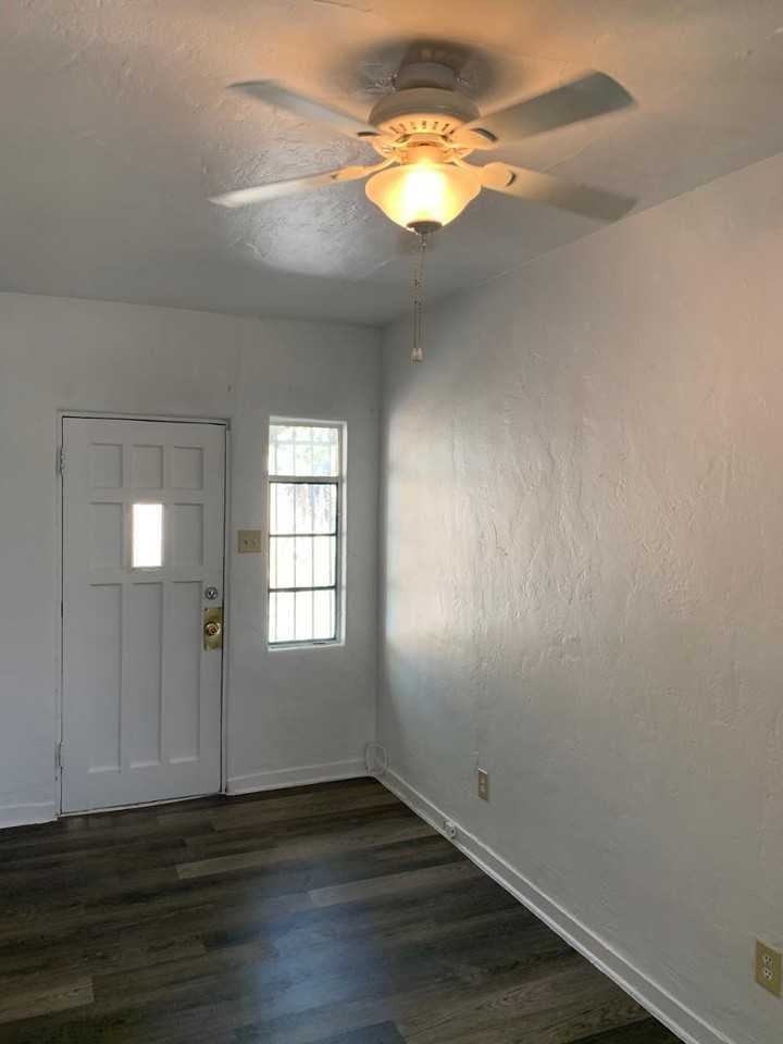 306 Walter St Se #B - Photo 2 of 12