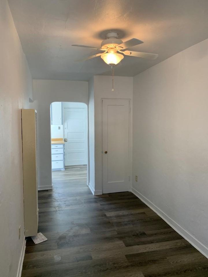 306 Walter St Se #B - Photo 4 of 12