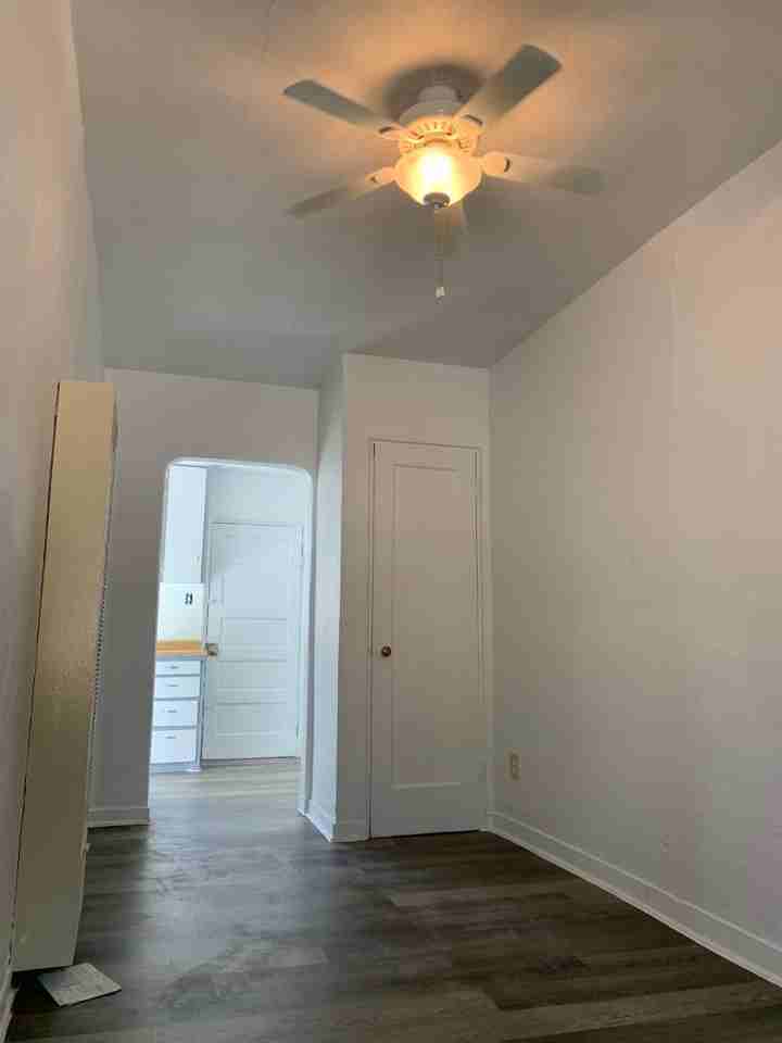 306 Walter St Se #B - Photo 5 of 12