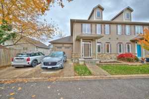 featured image of 608 Simcoe Street #5