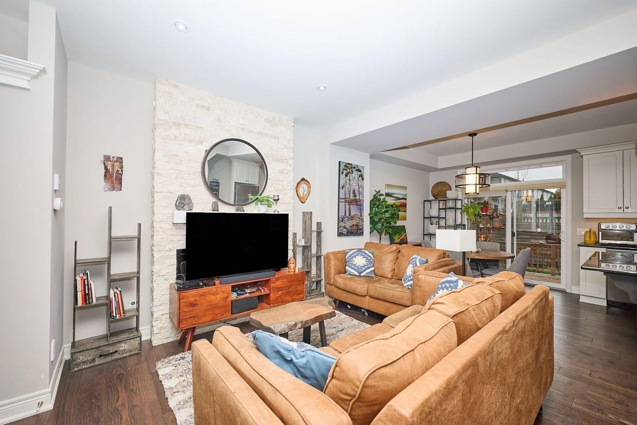 608 Simcoe Street #5 - Photo 3 of 23