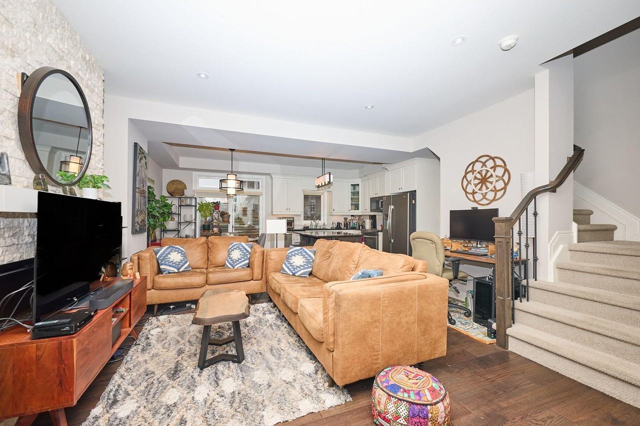 608 Simcoe Street #5 - Photo 5 of 23