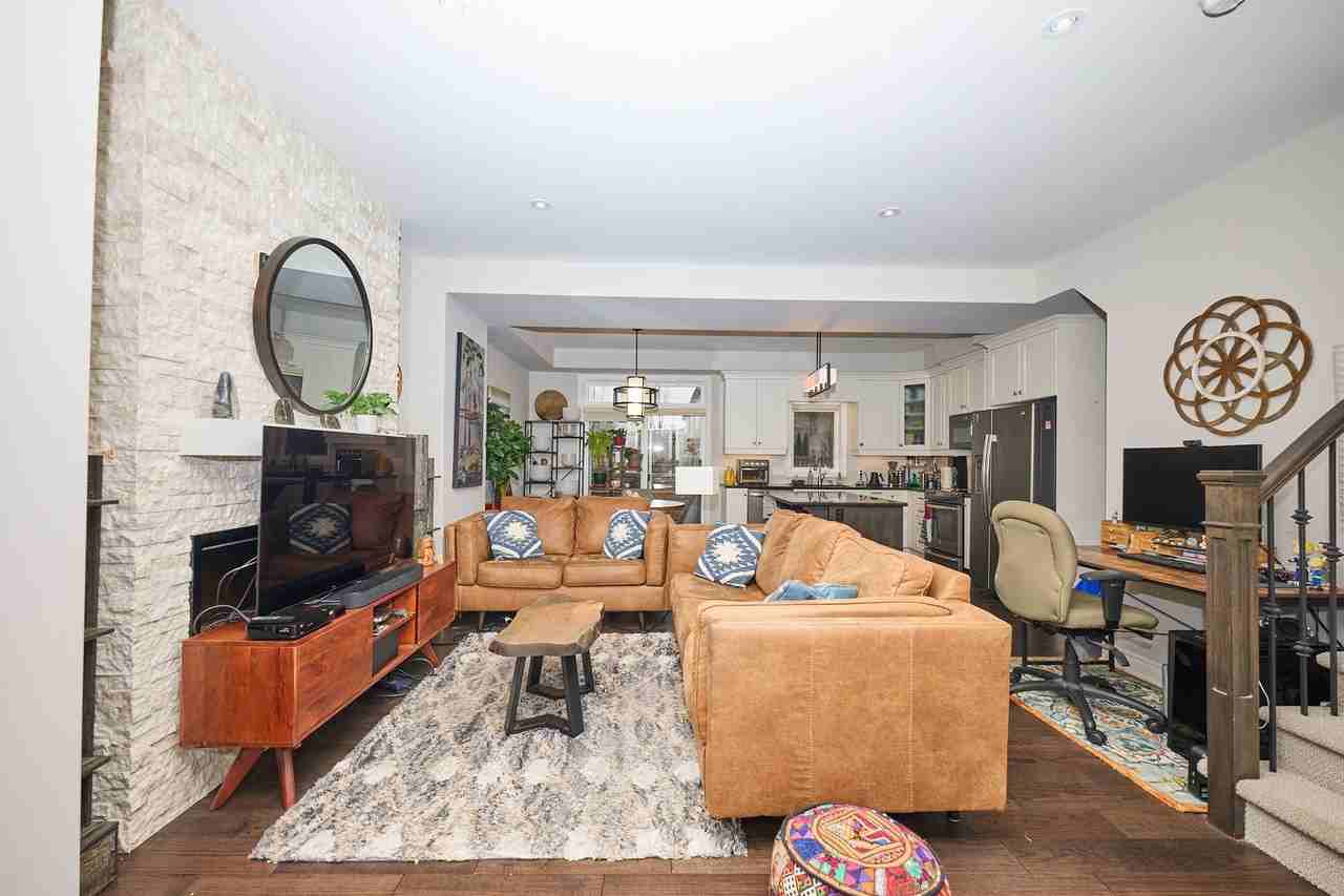 608 Simcoe Street #5 - Photo 7 of 23