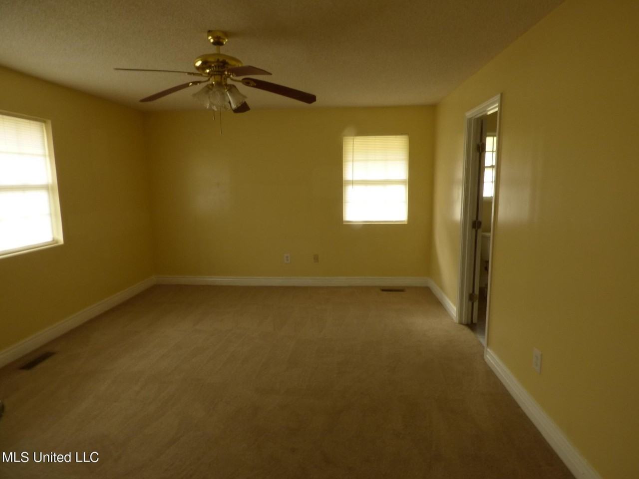 1109 Old Brookhaven Rd - Photo 2 of 17