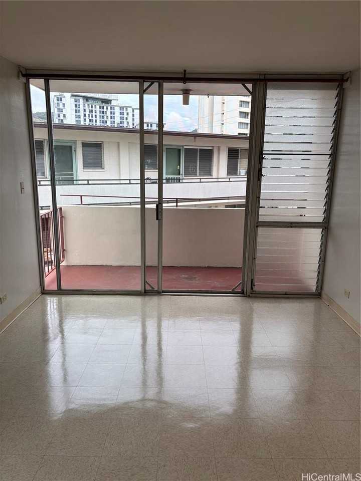 810 University Avenue #303 - Photo 3 of 12