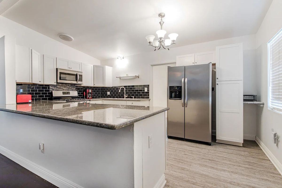 4971 Dassco Ct - Photo 5 of 10