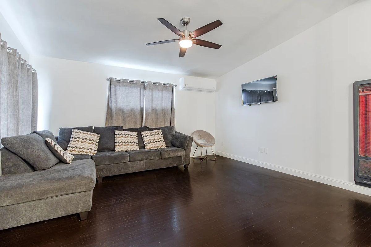 4971 Dassco Ct - Photo 6 of 10