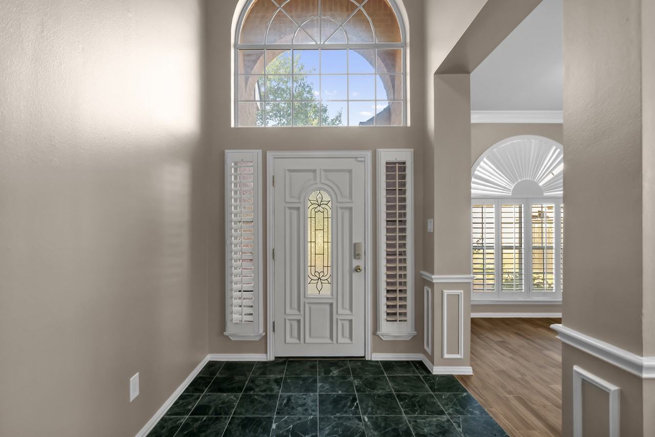 1226 Glenbury Ct - Photo 3 of 46