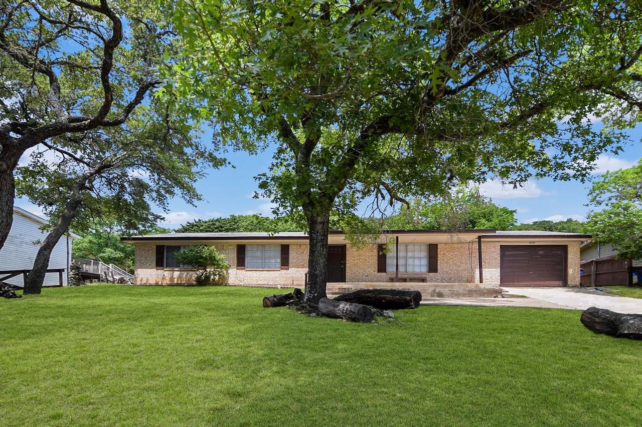 1008 31st Street - Photo 2 of 19