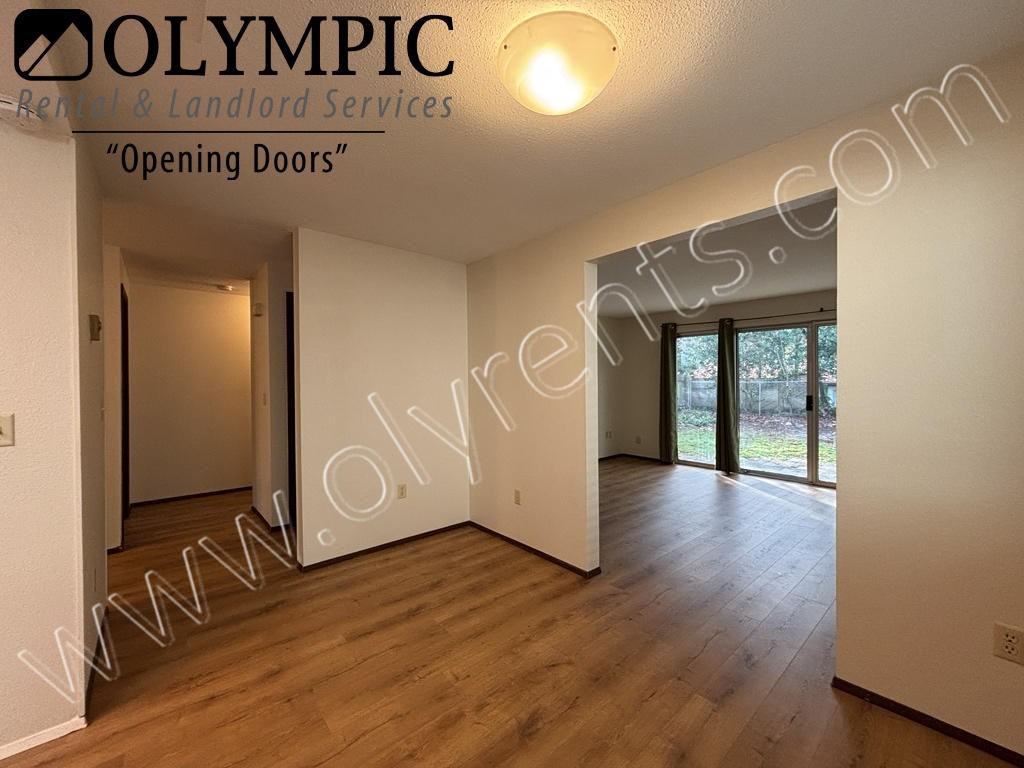 1307 Eastside St Ne - Photo 4 of 17