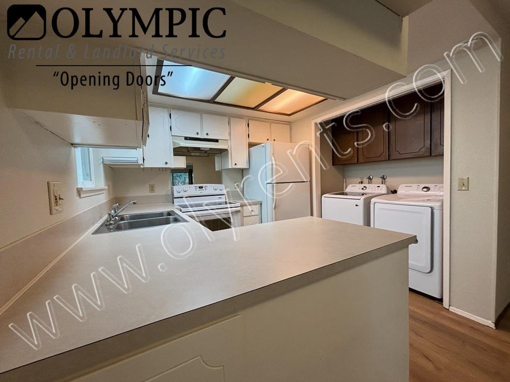 1307 Eastside St Ne - Photo 7 of 17