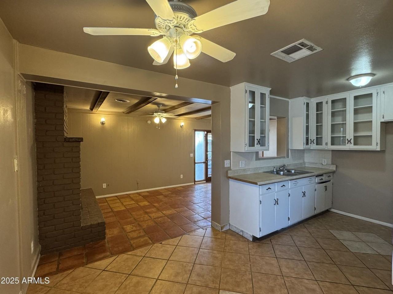 1714 W Cochise Dr - Photo 2 of 14