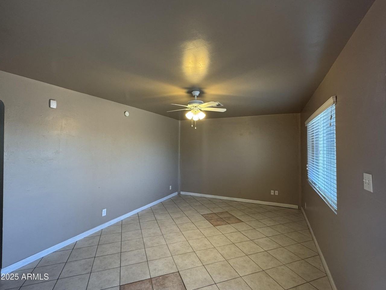 1714 W Cochise Dr - Photo 3 of 14