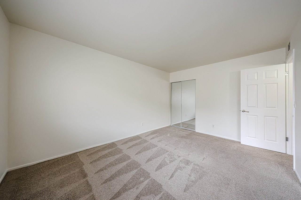 8548 E Belleview St - Photo 5 of 27