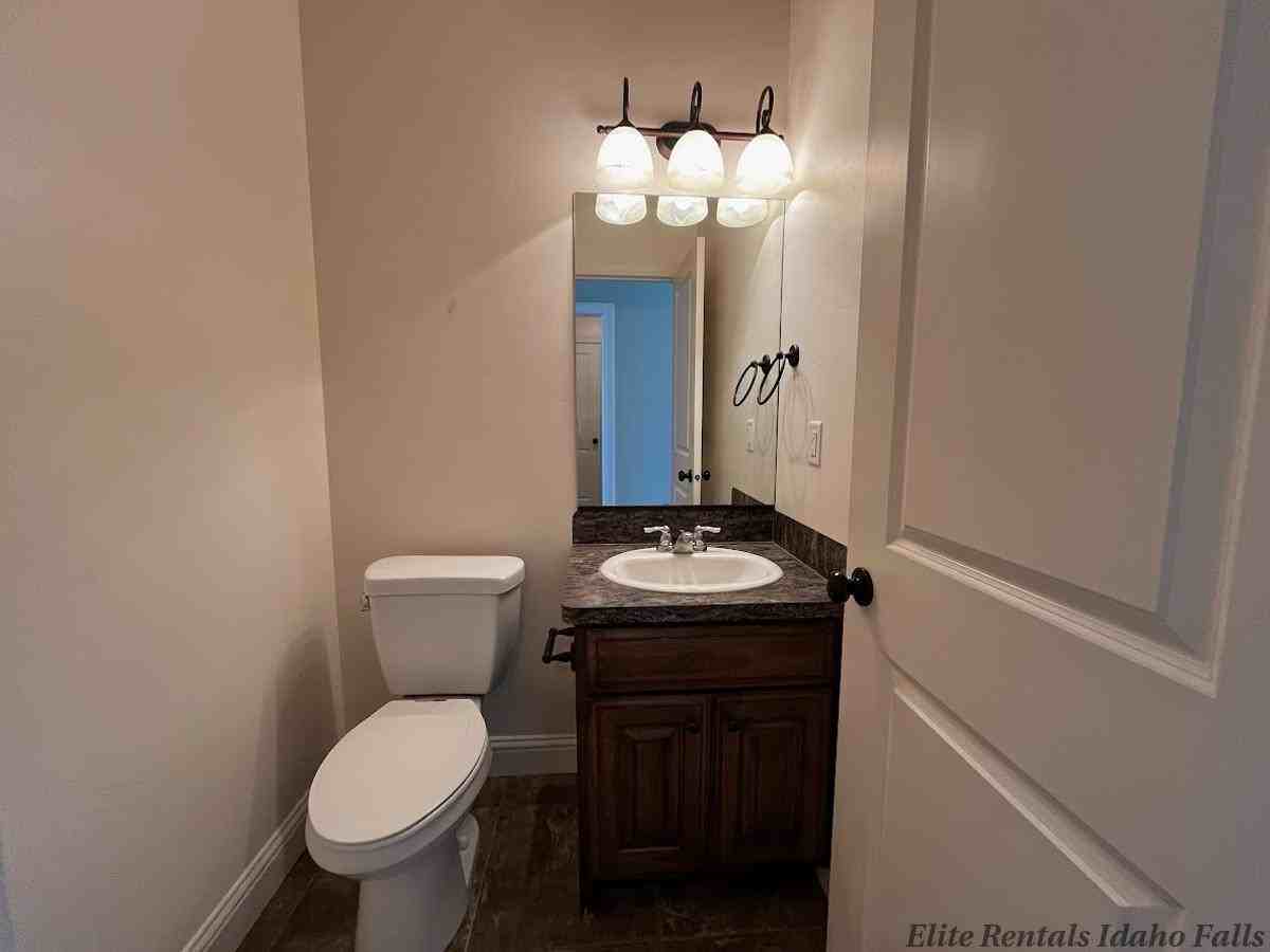 1865 N Roy Dr - Photo 7 of 21