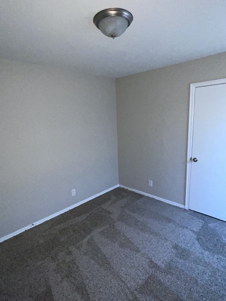 10702 N 146th East Ave - Photo 4 of 9