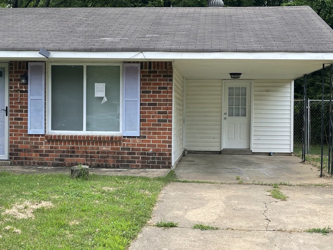 6630 Embassy Circle - Photo 2 of 17