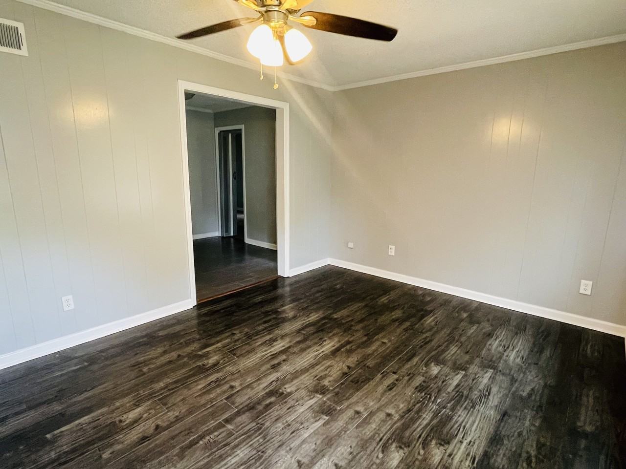 6630 Embassy Circle - Photo 3 of 17